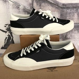 Straye Logan Skate Sneakers size 13